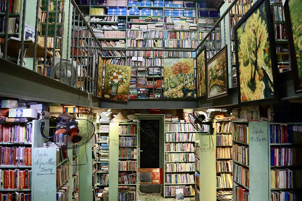 A book store on Dinh Le Street